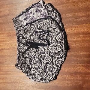 Womens size S- BOHO-Angie- soft- flowy- stretchy shorts.